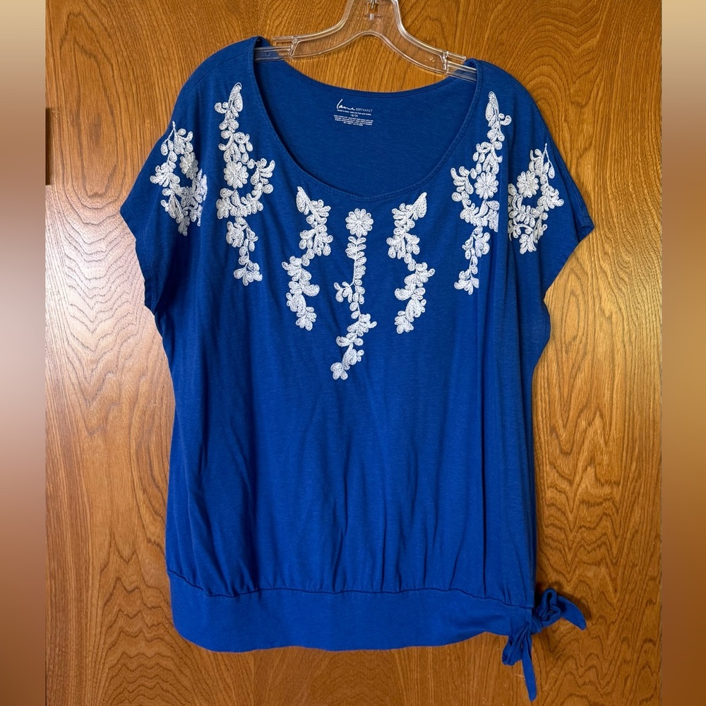 LANE BRYANT 18/20 Embroidered Blue Women’s Banded/Side Tie Knit Top